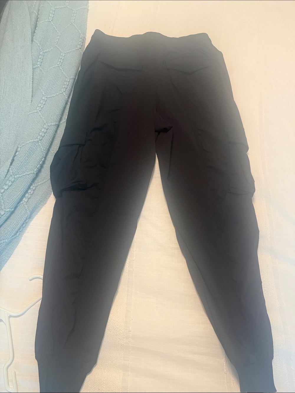 Lululemon Women’s Black Cargo Jogger Pants - Lightweight Drawstring Waist size m - Picture 3 of 4